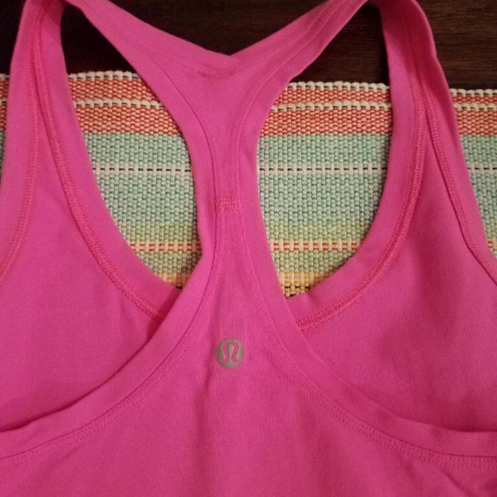 Lululemon athletic top